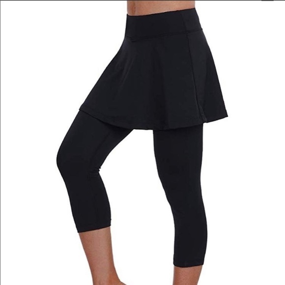 Anivivo Athletic Spandex Skirted Capris - Picture 1 of 4